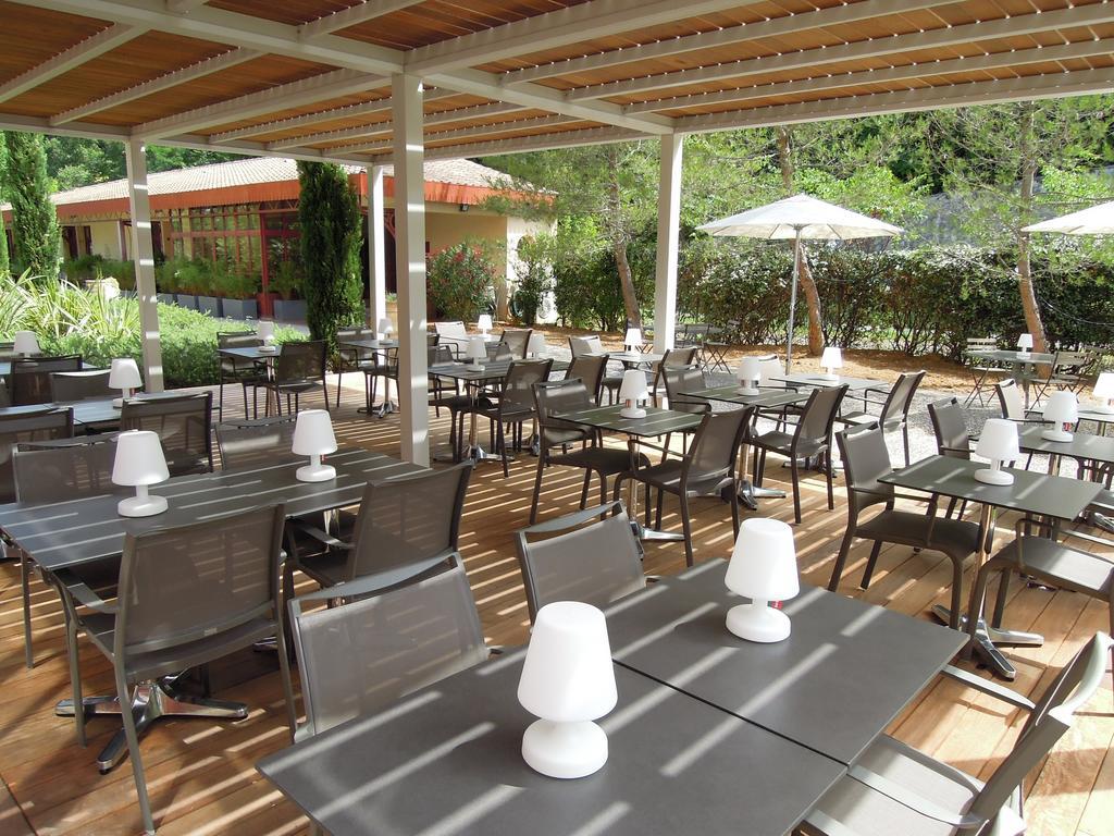 Hotel Estelou Sommières Екстериор снимка