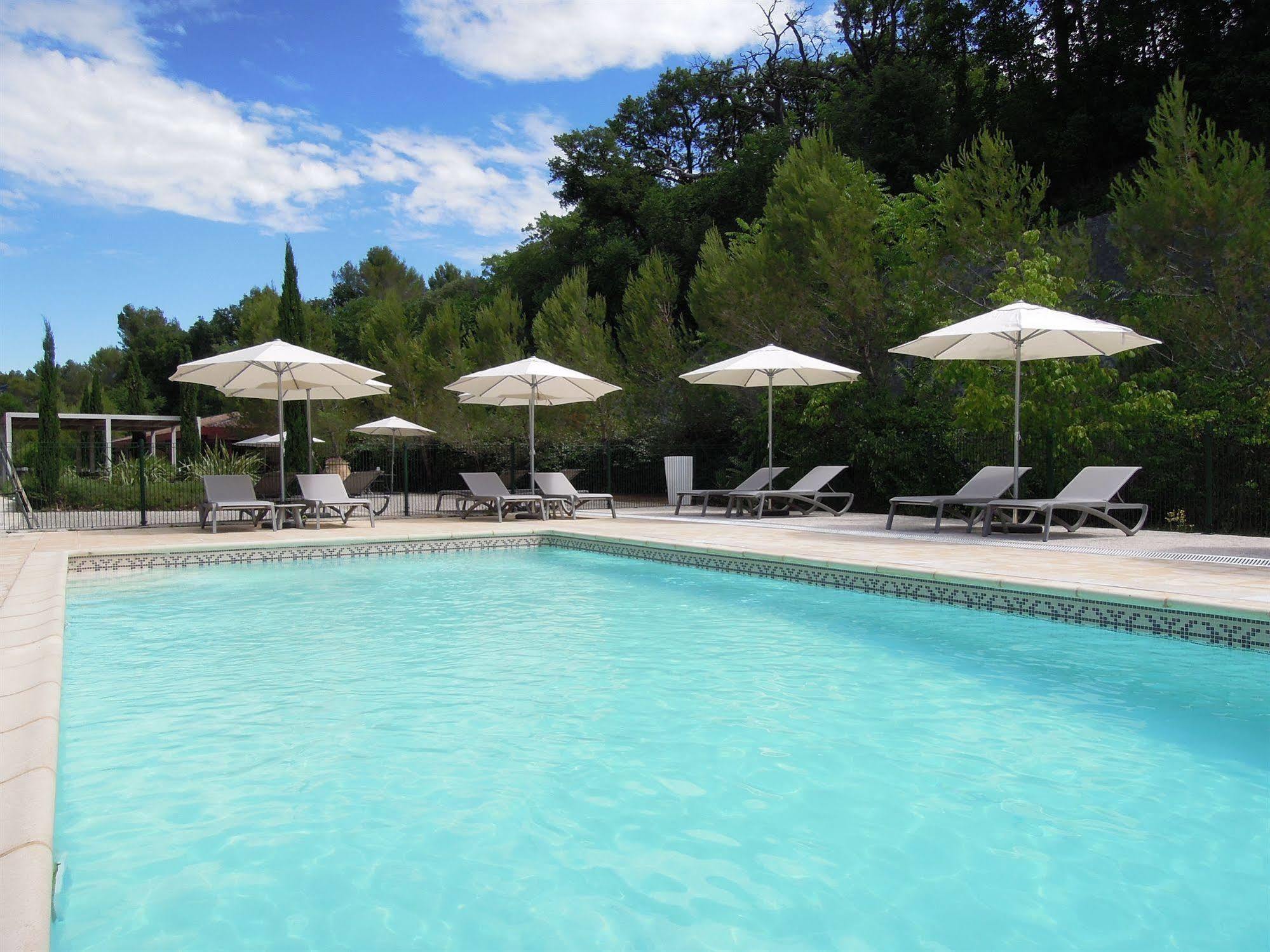 Hotel Estelou Sommières Екстериор снимка