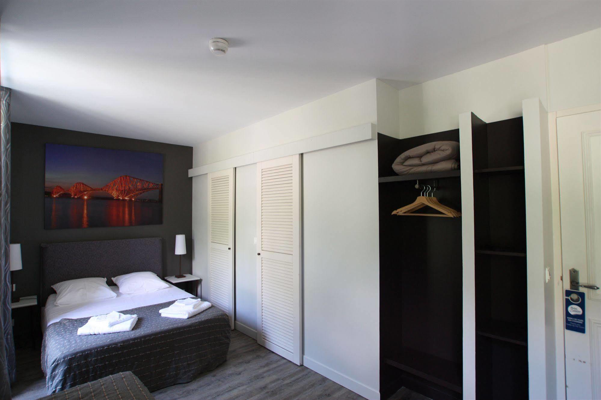 Hotel Estelou Sommières Екстериор снимка